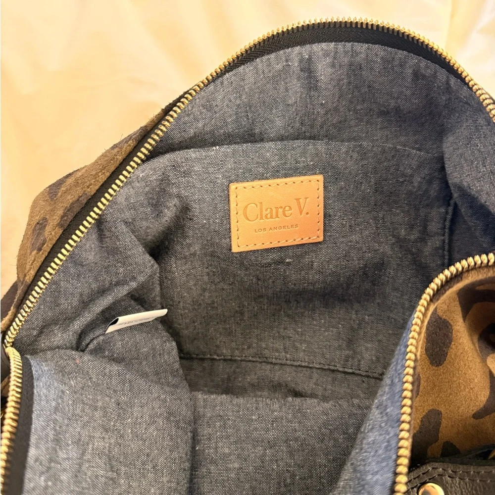 Clare V. Moyen Messenger Leopard - Picture 3 of 3